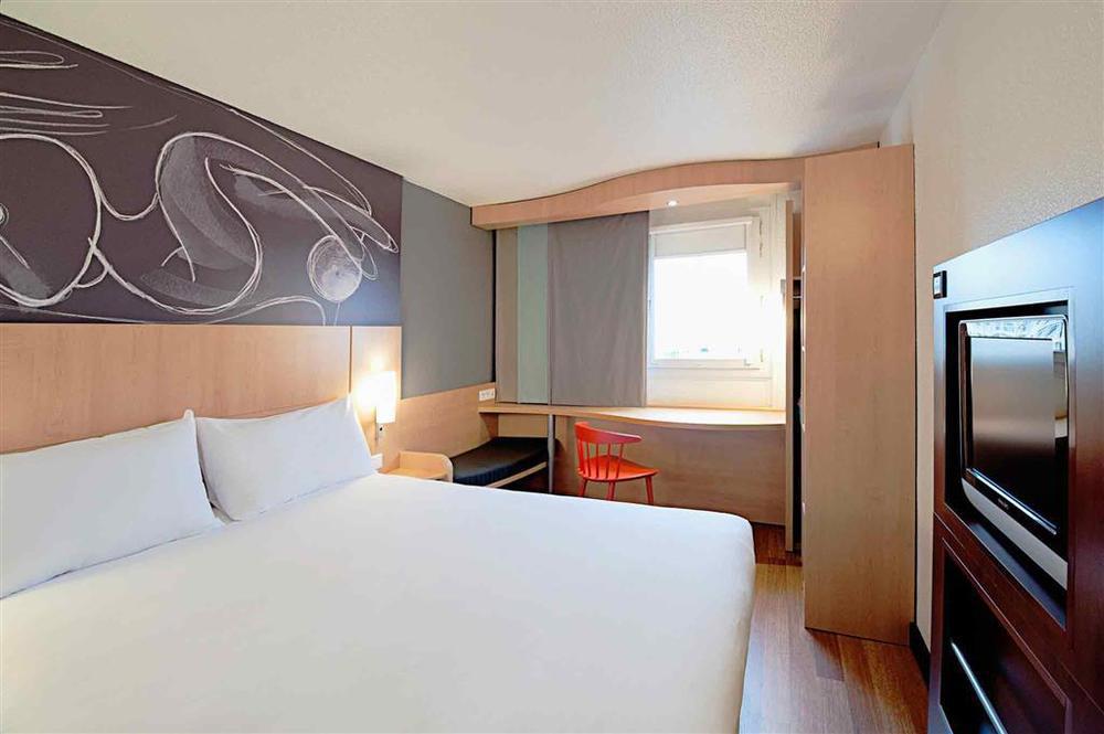 Ibis Barcelona Molins De Rei 호텔 외부 사진